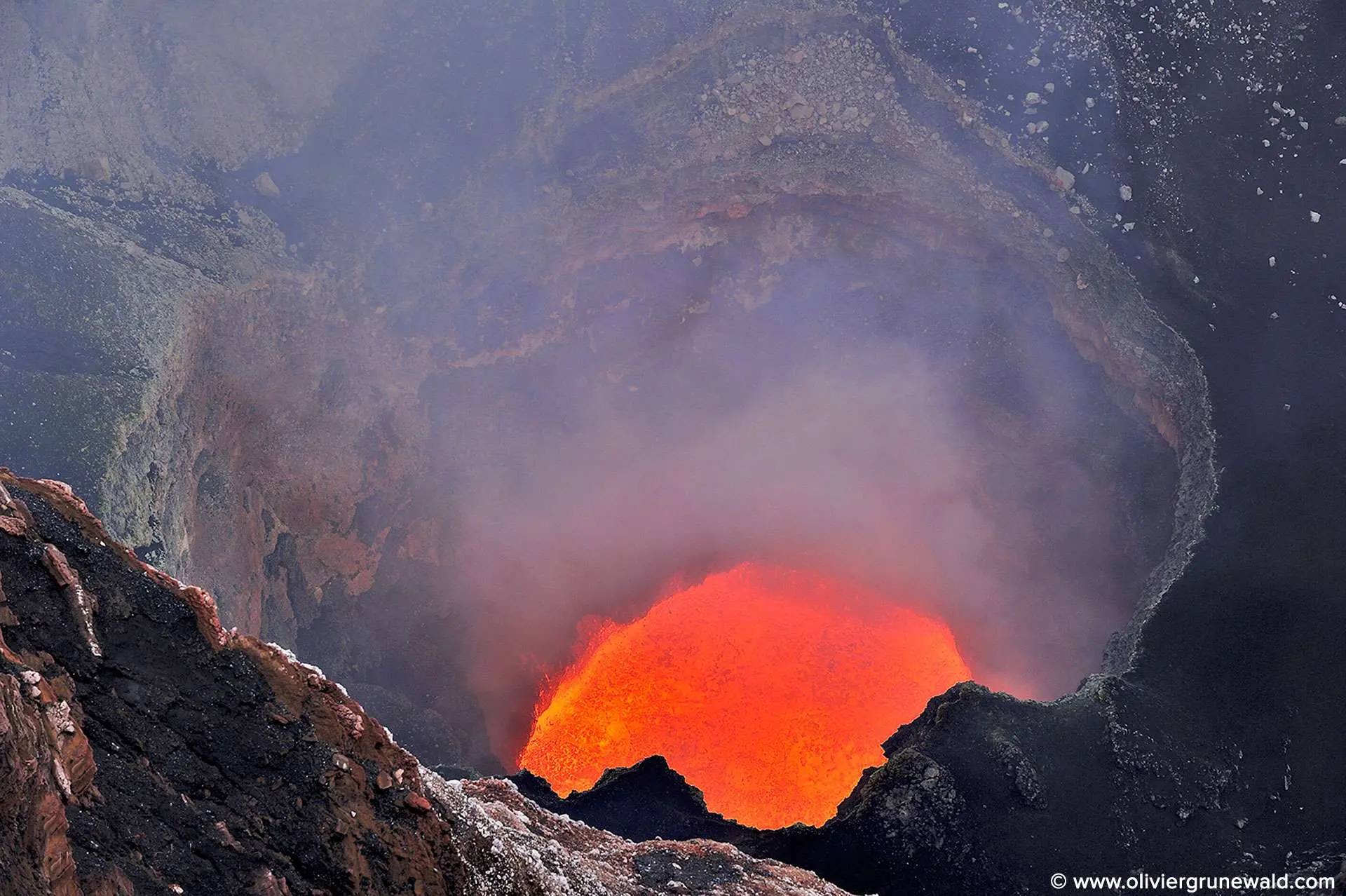 Comprendre l’Éruption Volcanique et son Impact