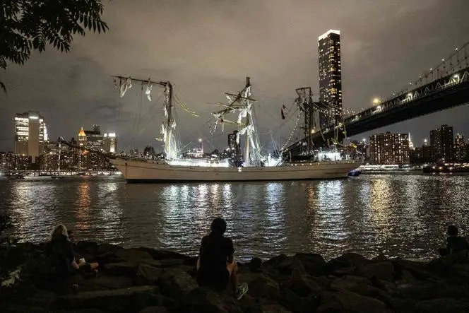 Accident Bateau au Pont de Brooklyn : Un Alerte à la Sécurité Maritime