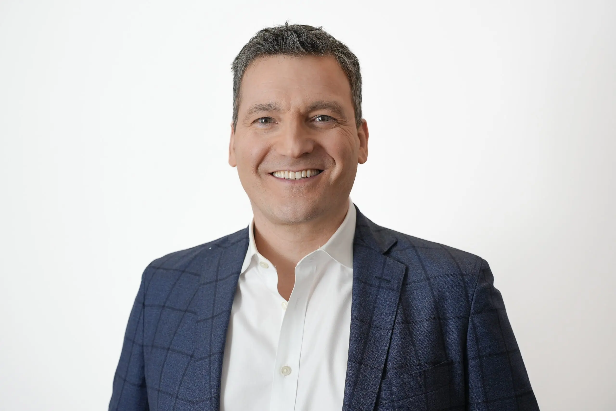 Evan Solomon: A Leading Voice in Canadian Broadcasting