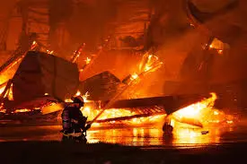 Incendie dévastateur à la Ferme Ghielen à Champlain image 1