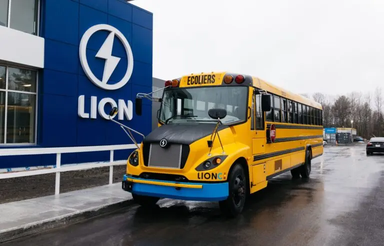 Lion Électrique : Un Pionnier dans le Transport Scolaire Durable
