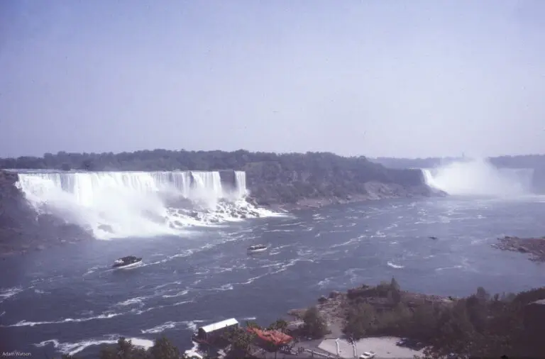 Discovering the Wonders of Niagara Falls image 1
