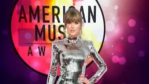 Taylor Swift Shines at the 2023 American Music Awards image 1