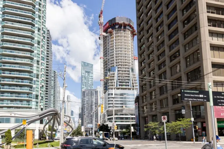 Discovering Toronto: Canada’s Diverse Urban Gem
