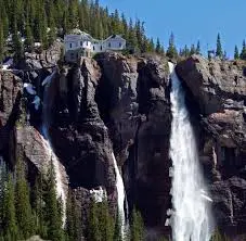 Discover the Beauty of Bridal Falls in Canada image 1