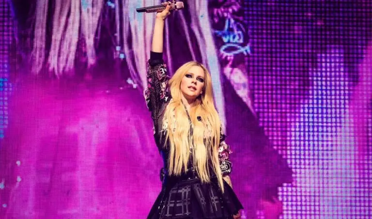 Avril Lavigne Wows Audiences at FEQ 2023 image 1