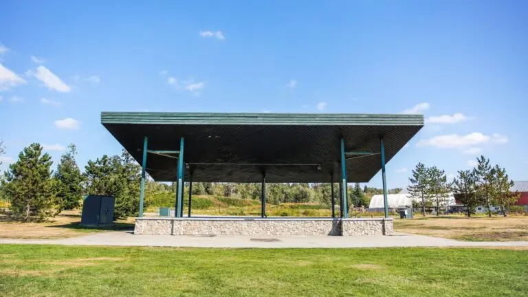 Discovering the Bill Reid Millennium Amphitheatre image 1