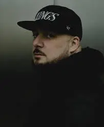 L’ascension de Chanteur Maga dans la scène musicale