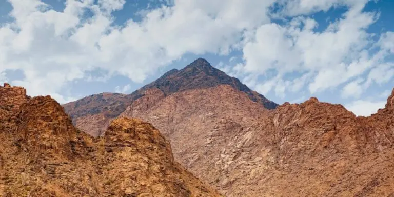 The Historical and Religious Importance of Mount Sinai image 1