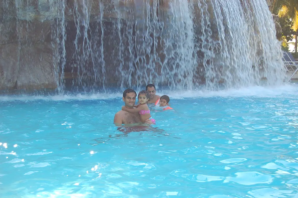 Exploring Acapulco: Mexico’s Resilient Tourist Oasis