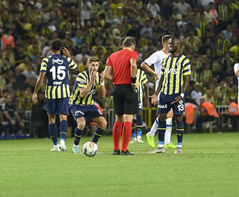 L’Histoire et l’Impact de Fenerbahçe dans le Sport Turc