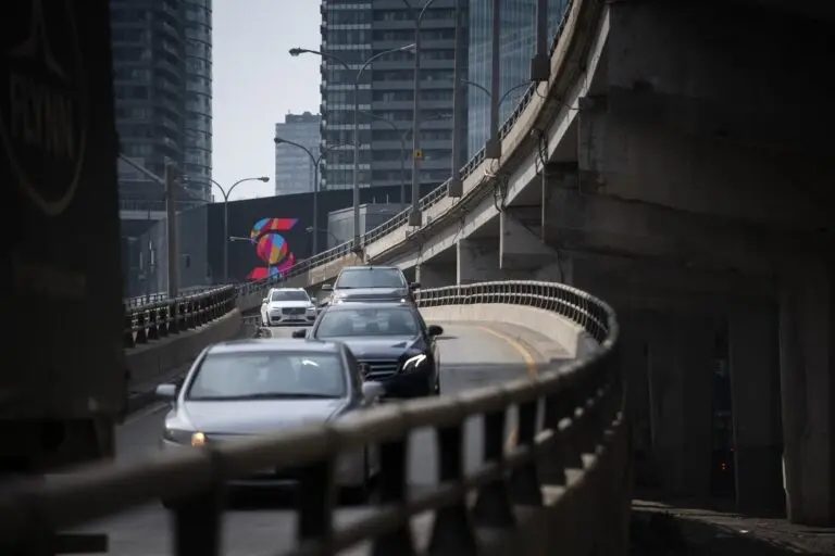 The Gardiner Expressway: A Lifeline for Toronto Traffic