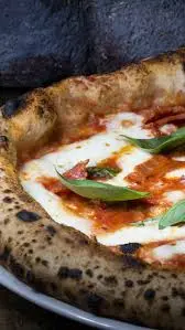 Pizza: Un Pilier de la Culture Culinaire Mondiale