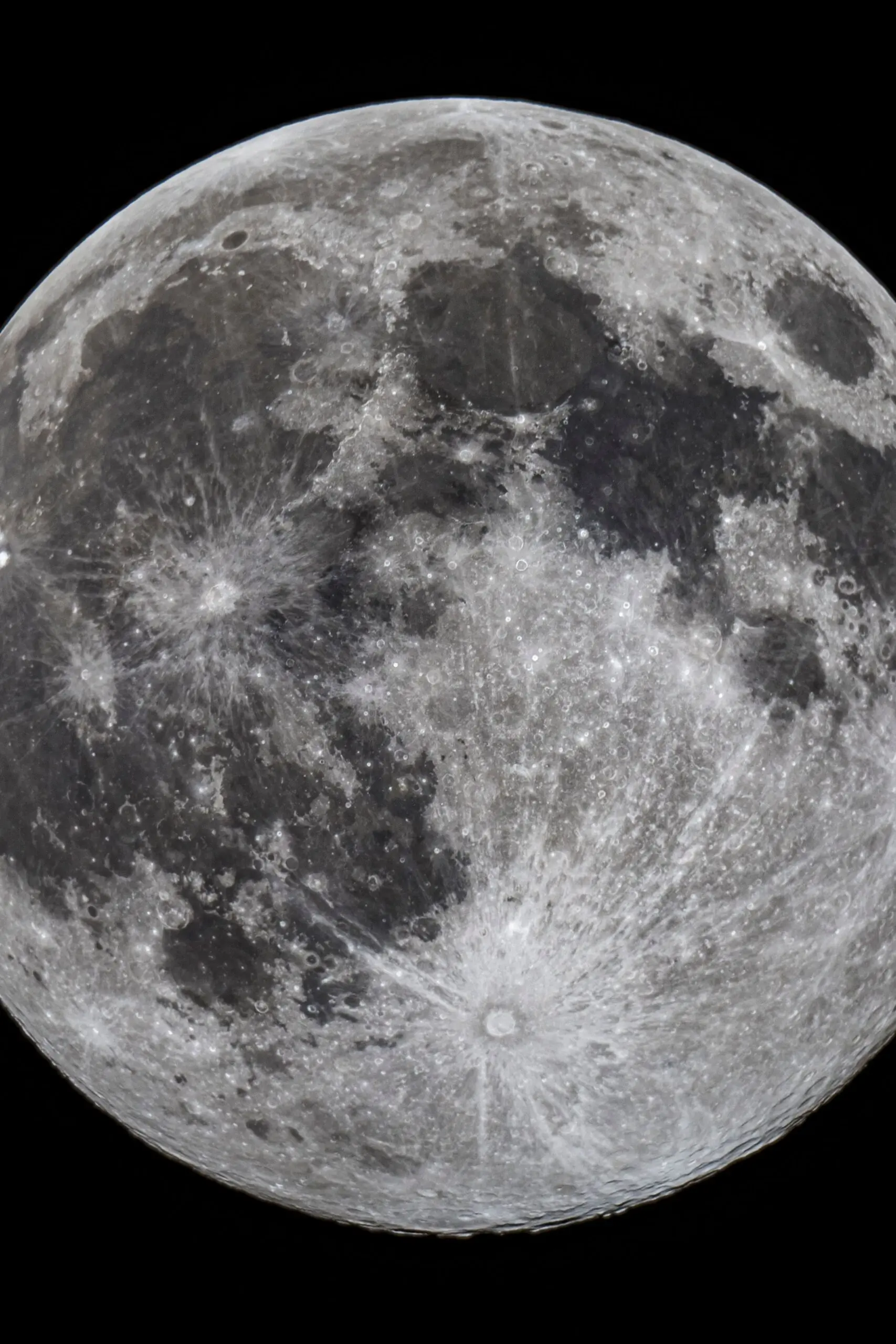 La Pleine Lune d’août 2025 : Un Événement Astronomique à Ne Pas Manquer