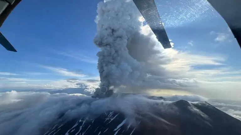 Recent Eruption of a Russian Volcano and Its Impacts image 1