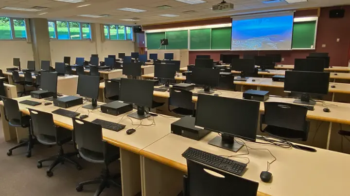 L’Université de Victoria : Pionnière en Éducation et Recherche