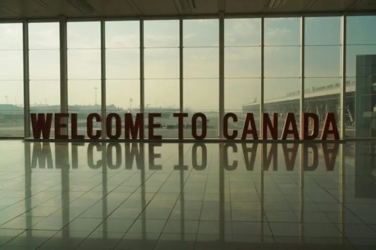 Impact of US Travel Freeze on Canada Tourism Decline image 1