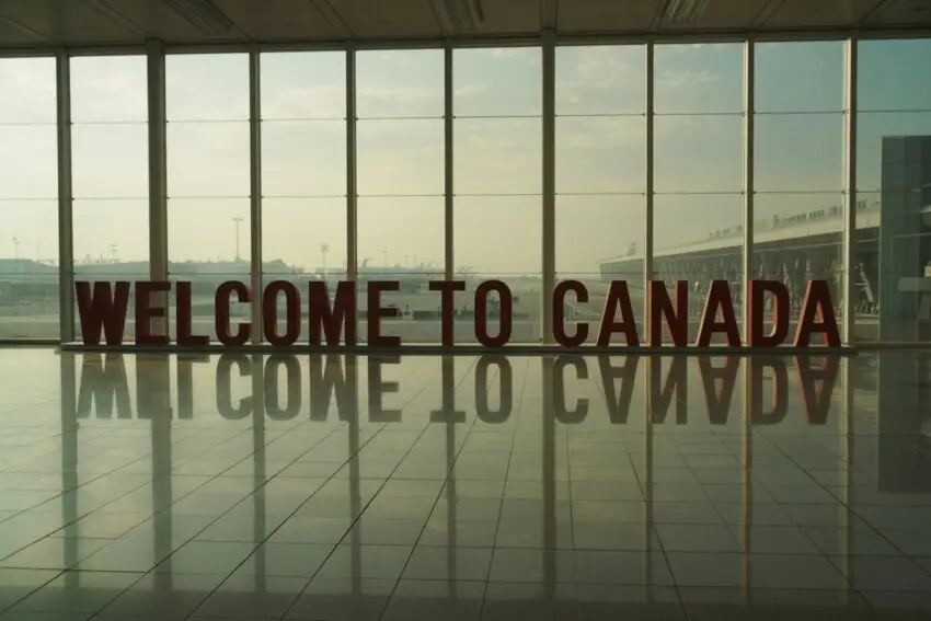 Impact of US Travel Freeze on Canada Tourism Decline image 1