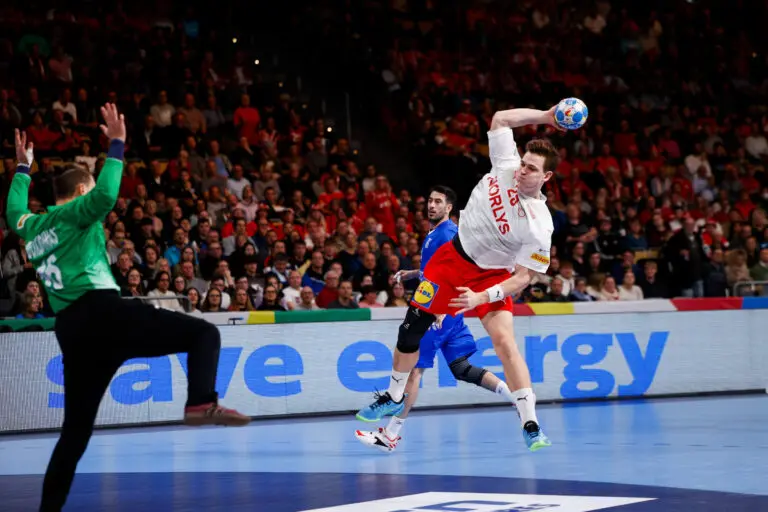 Greece vs Denmark: A Thrilling Clash on the Football Field