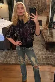 The Journey and Impact of Jessica Simpson image 1