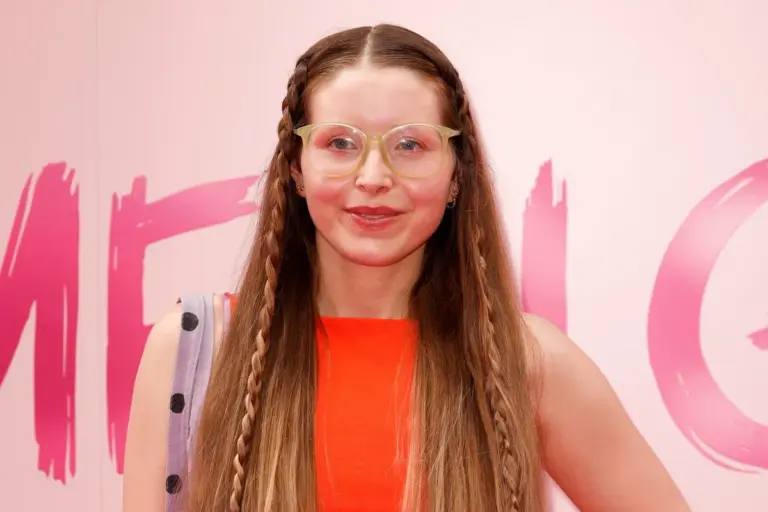Exploring the Life and Career of Jessie Cave image 1