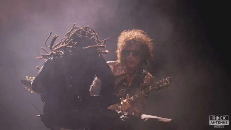 Lenny Kravitz: Influential Musician and Advocate for Change