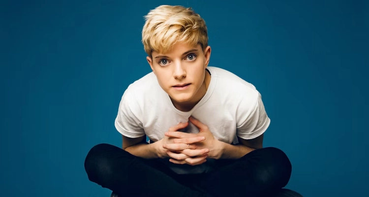 Mae Martin: The Rising Star of Canadian Comedy