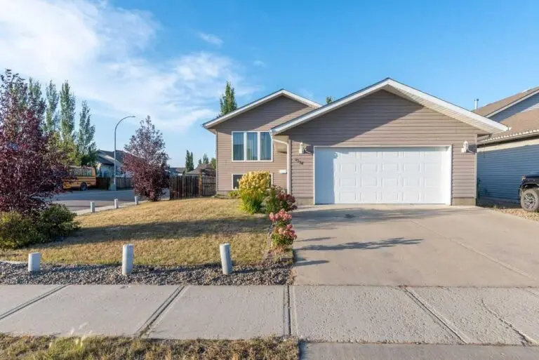 Discovering Lloydminster: The Border City
