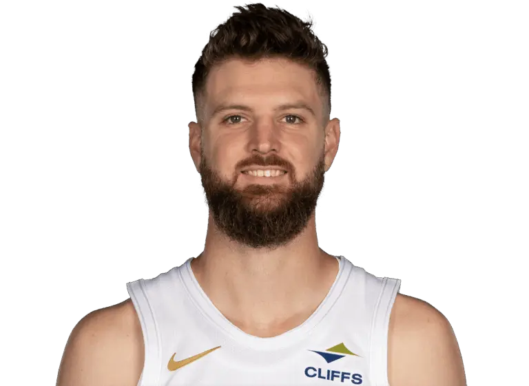 Dean Wade: The Rising Star of the NBA