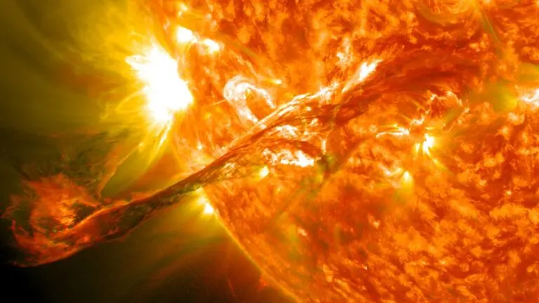 L’impact des éruptions solaires sur notre monde