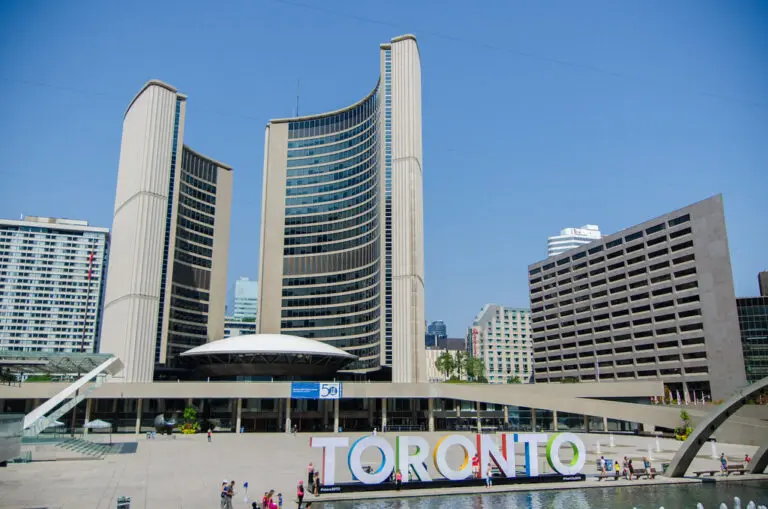 Exploring Nathan Phillips Square: Toronto’s Iconic Landmark