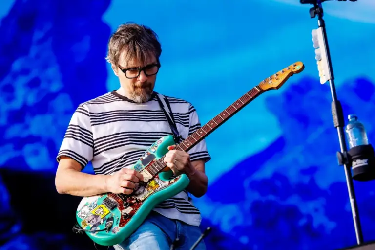 weezer — CA news