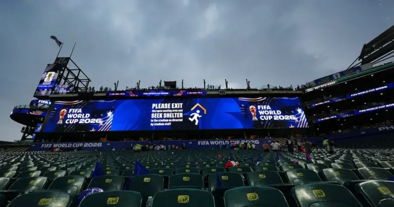 Philadelphia storm break fails to deter France as Mbappé and Dembélé secure win over Iraq image 1