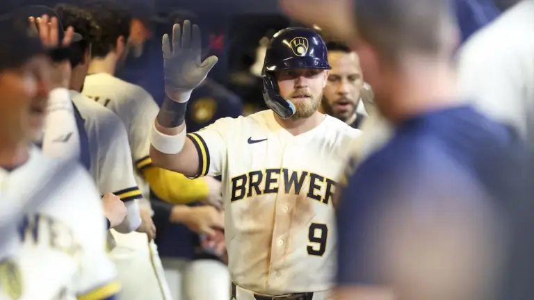 Milwaukee Brewers achieve historic shutout victory against Seattle Mariners image 1