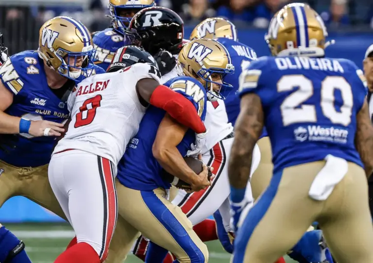 Winnipeg Blue Bombers defeat Ottawa Redblacks 33-21 at Princess Auto Stadium